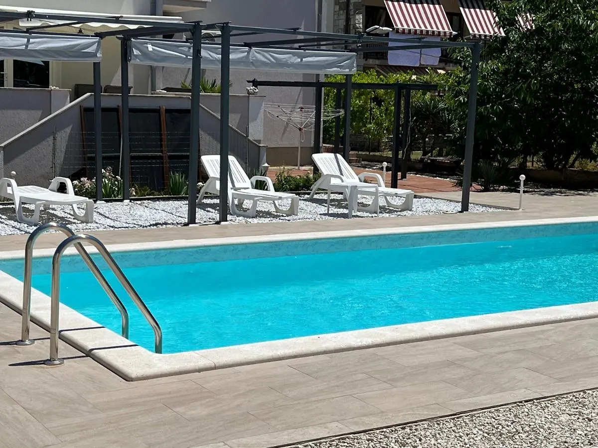 White Pearl With Free Ev Ch-Station 0*, Valbandon Croatia